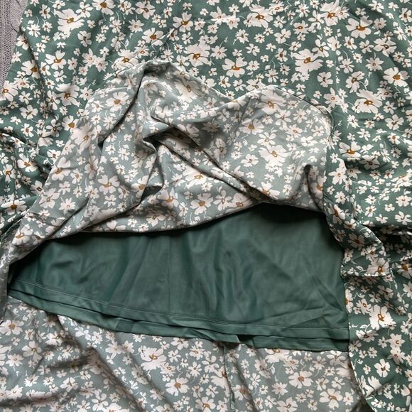 Green Floral Feminine Flowy Raglan Sleeve Ruffle Neck Summer Dress - Picture 10 of 11